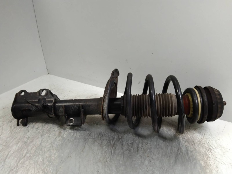 Recambio de amortiguador delantero izquierdo para mercedes vito caja cerrada 6.03  2.1 cdi referencia OEM IAM A6393203613  