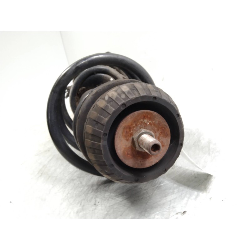 Recambio de amortiguador delantero izquierdo para mercedes vito caja cerrada 6.03  2.1 cdi referencia OEM IAM A6393203613  