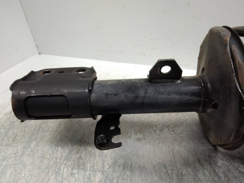 Recambio de amortiguador delantero izquierdo para toyota corolla verso (r1) 2.2 turbodiesel cat referencia OEM IAM   