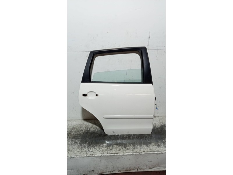 Recambio de puerta trasera derecha para volkswagen polo (9n1) highline referencia OEM IAM   5P