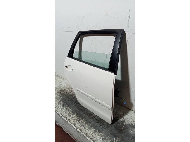 Recambio de puerta trasera derecha para volkswagen polo (9n1) highline referencia OEM IAM   5P
