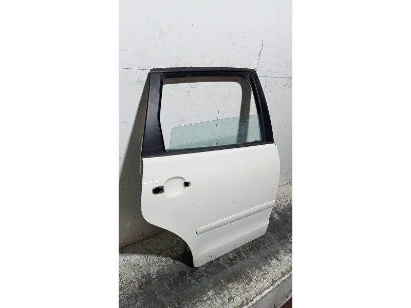 Recambio de puerta trasera derecha para volkswagen polo (9n1) highline referencia OEM IAM   5P