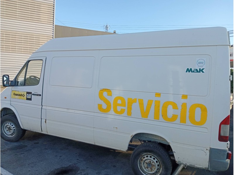 mercedes sprinter 02.00  caja cerrada del año 2004