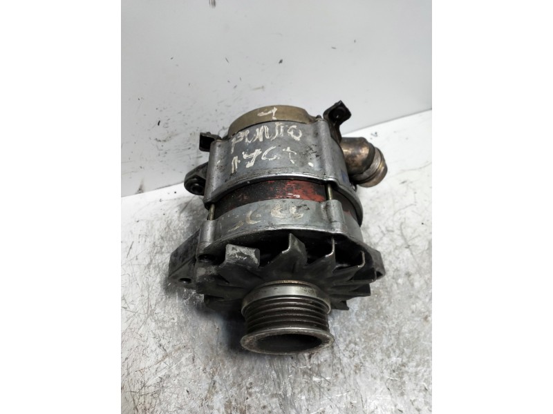 Recambio de alternador para fiat punto berl. (176) td sx / td 70 sx referencia OEM IAM 0120488270 BOSCH 