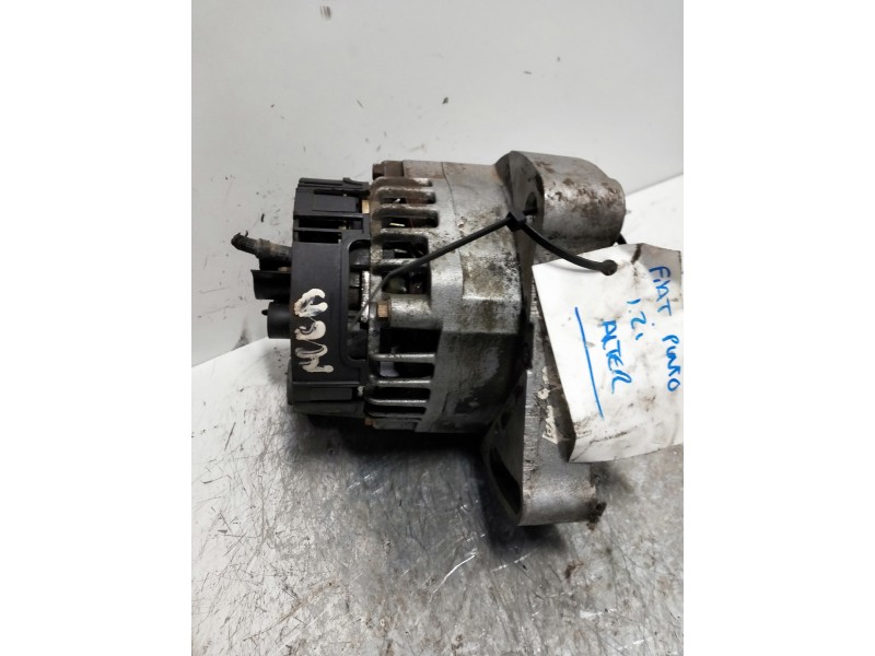 Recambio de alternador para fiat punto berlina (188) 1.2 8v sx referencia OEM IAM 468443093 DENSO 