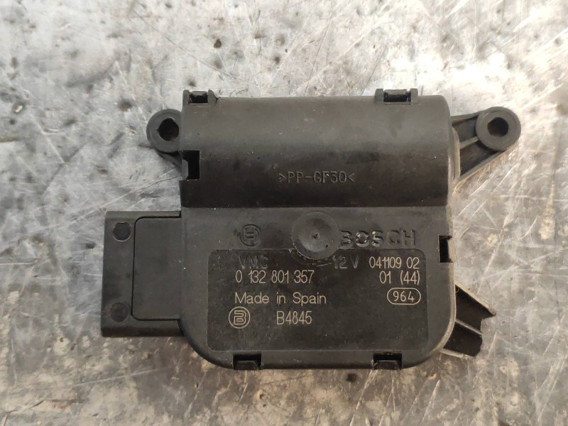 Recambio de motor apertura trampillas climatizador para seat ibiza sc (6j1) bocanegra referencia OEM IAM 0132801357  