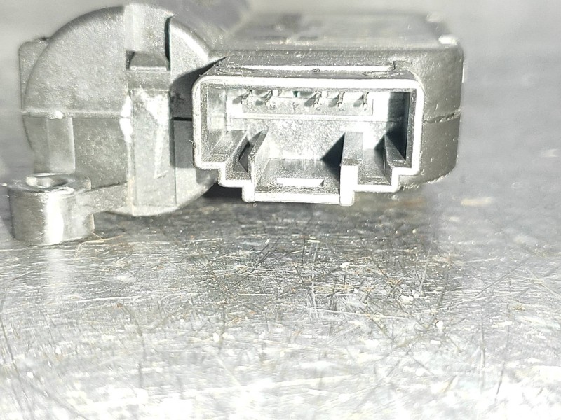 Recambio de motor apertura trampillas climatizador para seat ibiza sc (6j1) bocanegra referencia OEM IAM 0132801357  