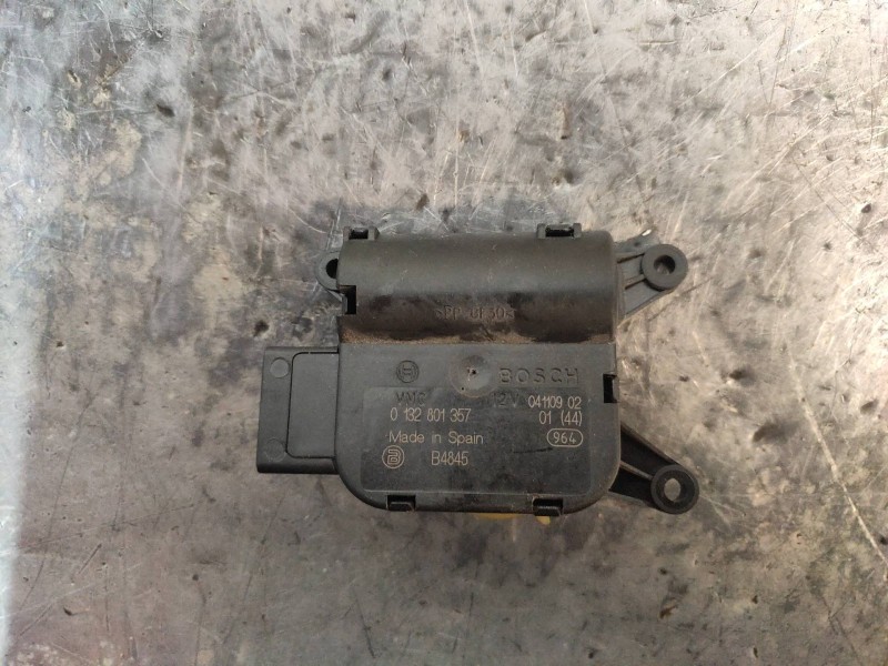 Recambio de motor apertura trampillas climatizador para seat ibiza sc (6j1) bocanegra referencia OEM IAM 0132801357  