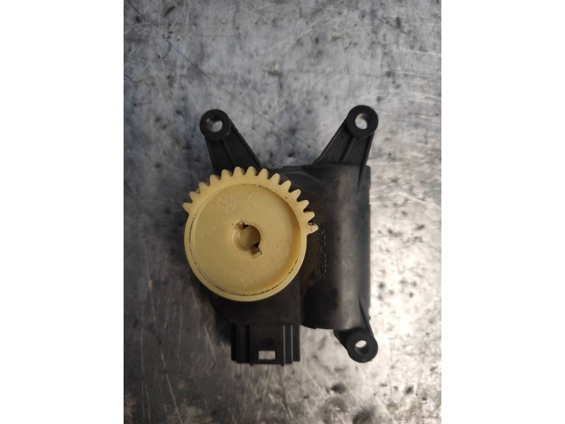 Recambio de motor apertura trampillas climatizador para seat ibiza sc (6j1) bocanegra referencia OEM IAM 0132801357  