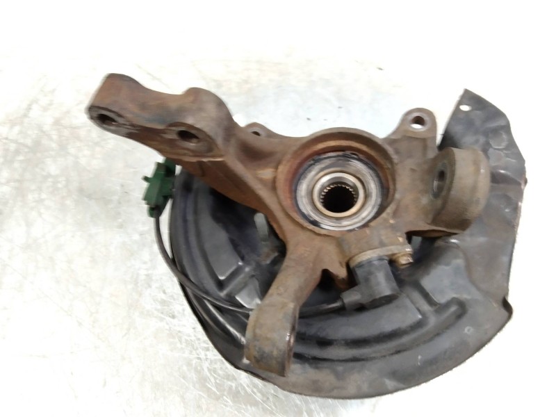 Recambio de mangueta delantera izquierda para toyota avensis berlina (t 22) 1.6 16v referencia OEM IAM   