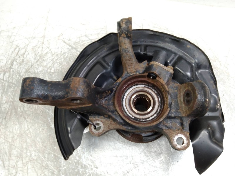 Recambio de mangueta delantera derecha para toyota avensis monovolumen (t22) 1.8 16v cat referencia OEM IAM   