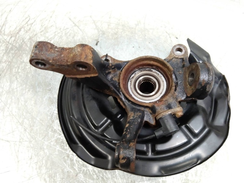 Recambio de mangueta delantera izquierda para toyota avensis monovolumen (t22) 1.8 16v cat referencia OEM IAM   