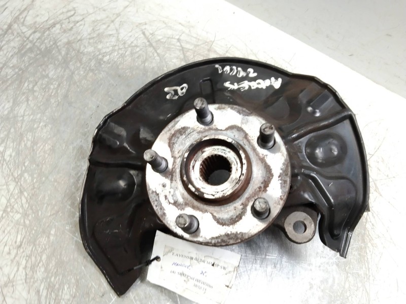 Recambio de mangueta delantera derecha para toyota avensis berlina (t25) 2.4 16v cat referencia OEM IAM   