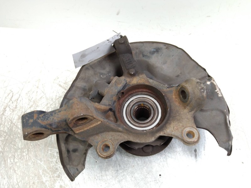 Recambio de mangueta delantera derecha para toyota avensis wagon (t25) 2.0 d-4d executive referencia OEM IAM   