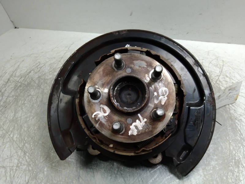 Recambio de mangueta trasera derecha para toyota avensis wagon (t25) 2.0 turbodiesel cat referencia OEM IAM   