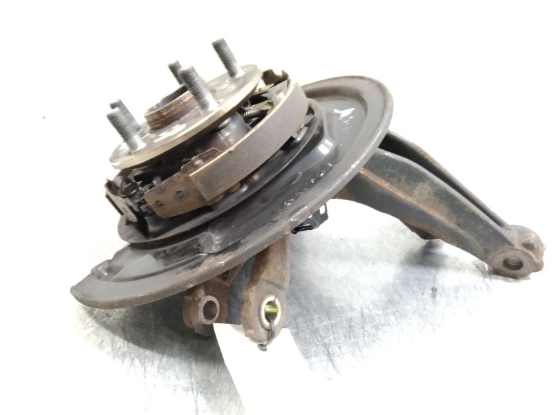 Recambio de mangueta trasera derecha para toyota avensis wagon (t25) 2.0 turbodiesel cat referencia OEM IAM   