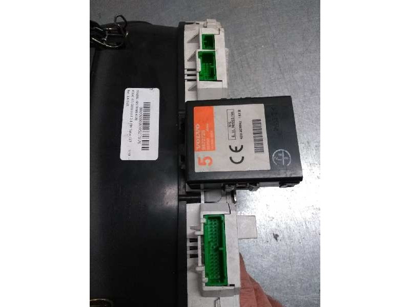 Recambio de cuadro instrumentos para volvo c70 cabriolet 2.4 20v turbo cat referencia OEM IAM 9472525 69294300T 