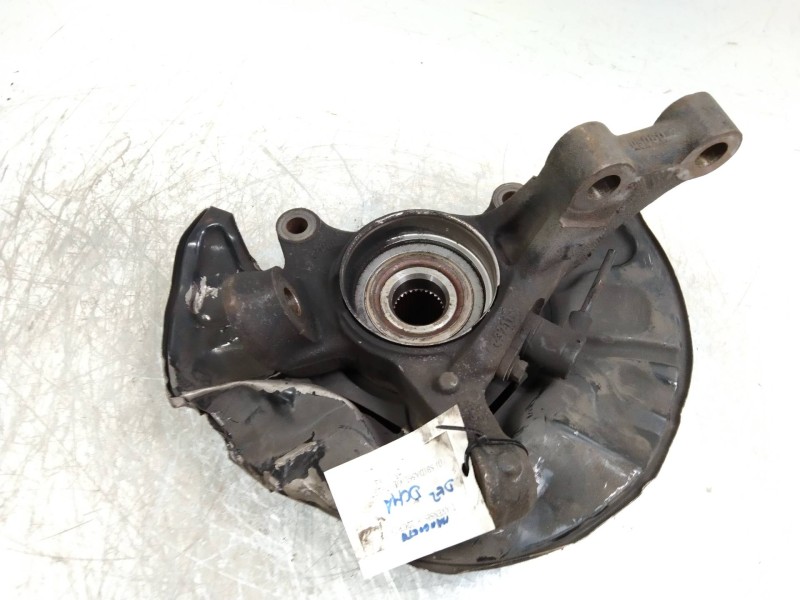 Recambio de mangueta delantera derecha para toyota avensis berlina (t25) referencia OEM IAM   