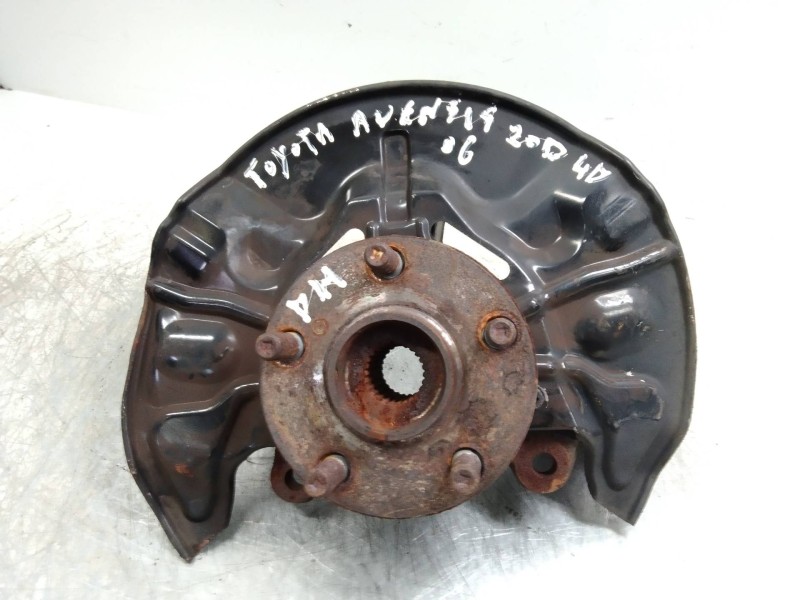 Recambio de mangueta delantera derecha para toyota avensis berlina (t25) referencia OEM IAM   