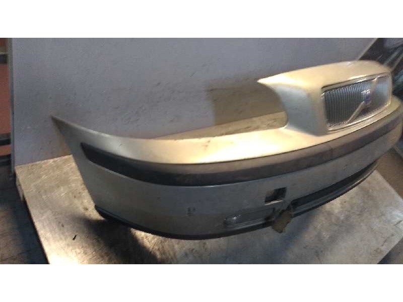 Recambio de paragolpes delantero para volvo v70 familiar 2.4 diesel cat referencia OEM IAM   