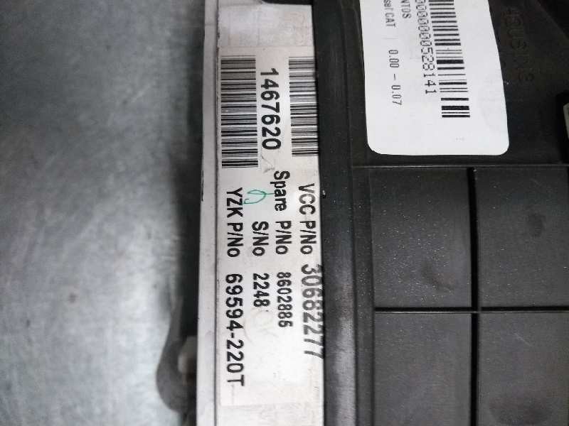 Recambio de cuadro instrumentos para volvo xc70 2.4 diesel cat referencia OEM IAM 30682277 69594220T 