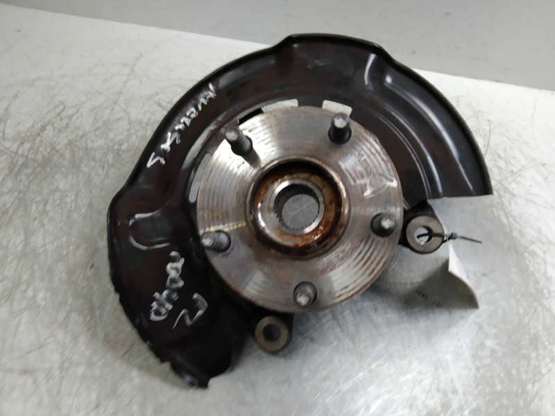 Recambio de mangueta delantera derecha para toyota avensis cross sport (t27) advance referencia OEM IAM   