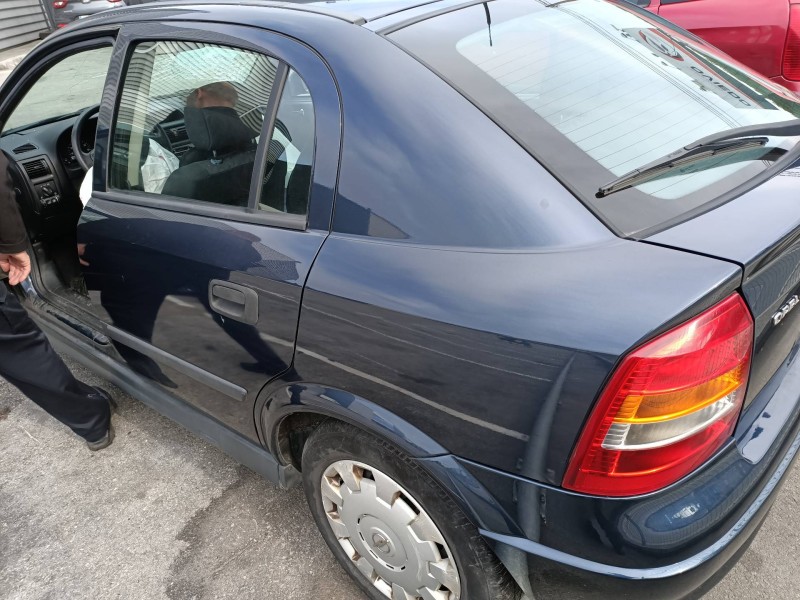 opel astra g berlina del año 2002