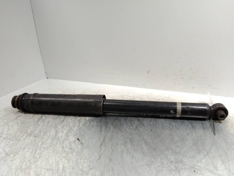 Recambio de amortiguador trasero para toyota auris 2.0 d-4d cat referencia OEM IAM   
