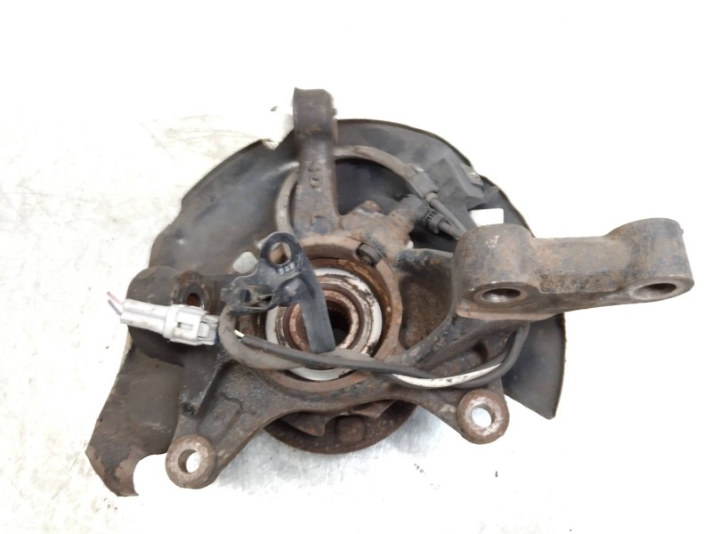 Recambio de mangueta delantera izquierda para toyota avensis verso (m20) 2.0 turbodiesel cat referencia OEM IAM   