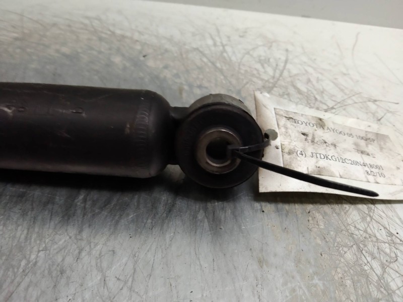 Recambio de amortiguador trasero para toyota aygo (kgb/wnb) 1.0 cat referencia OEM IAM   