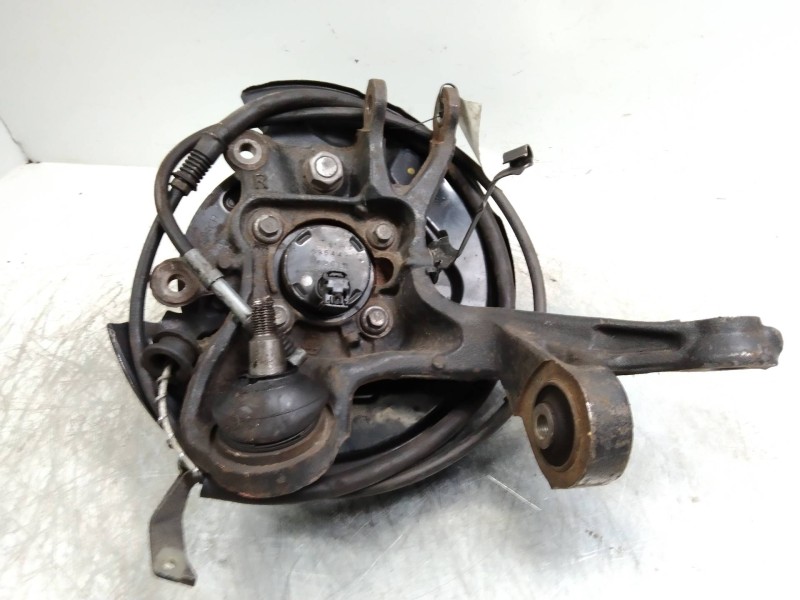 Recambio de mangueta trasera derecha para toyota avensis berlina (t25) 2.2 d-4d cat referencia OEM IAM   