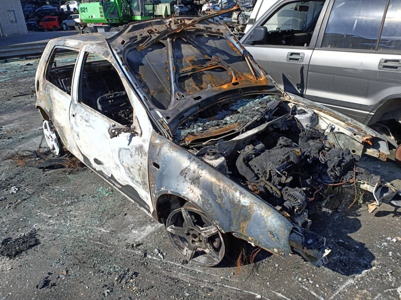 volkswagen golf iv berlina (1j1) del año 2004