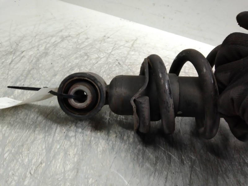 Recambio de amortiguador trasero para toyota avensis berlina (t25) 2.4 16v cat referencia OEM IAM   