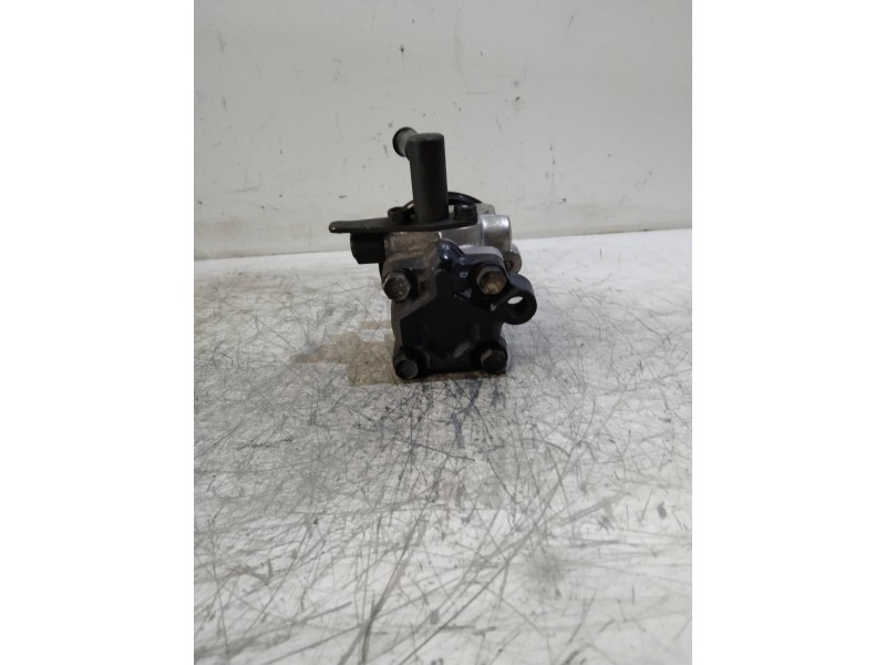 Recambio de bomba direccion para hyundai accent (lc) gl 5p referencia OEM IAM 5711025000 YSBF18 