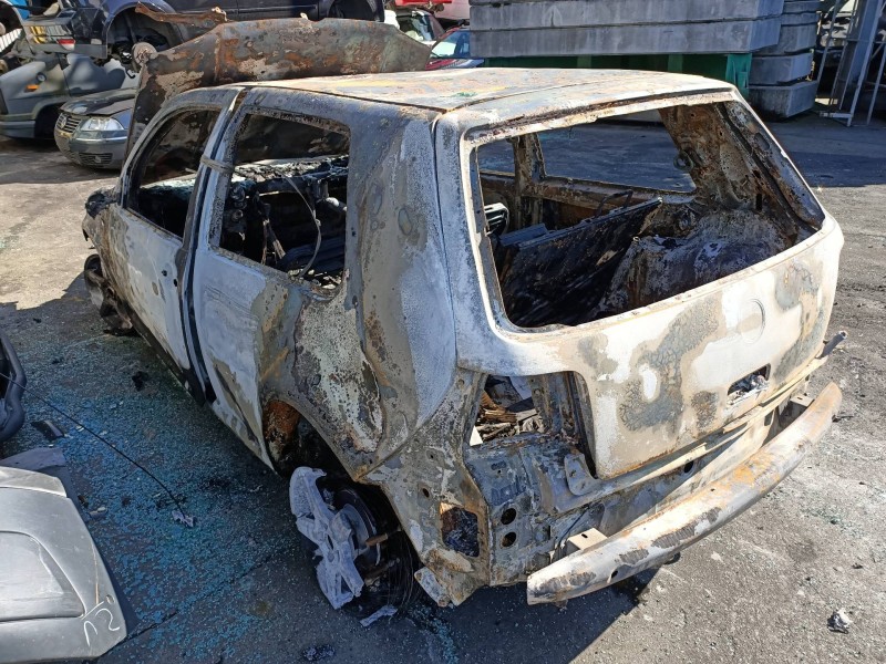 volkswagen golf iv berlina (1j1) del año 2004