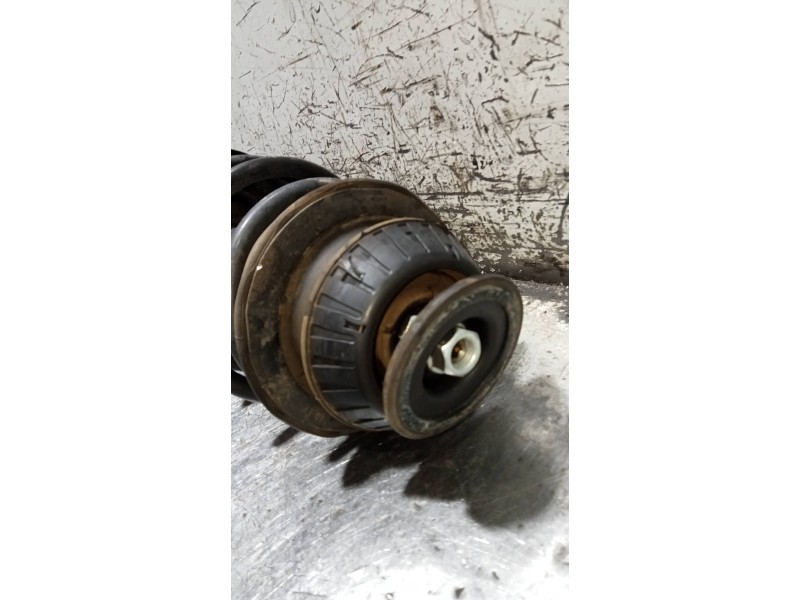 Recambio de amortiguador delantero derecho para toyota yaris (ksp9/scp9/nlp9) básico referencia OEM IAM   