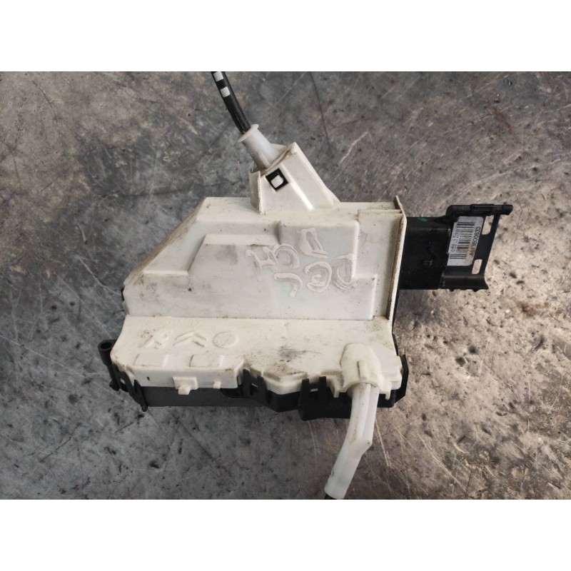 Recambio de motor cierre centralizado delantero derecho para citroen berlingo station wagon xtr plus referencia OEM IAM 828405  