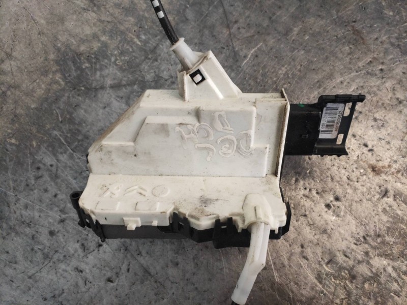 Recambio de motor cierre centralizado delantero derecho para citroen berlingo station wagon xtr plus referencia OEM IAM 828405  