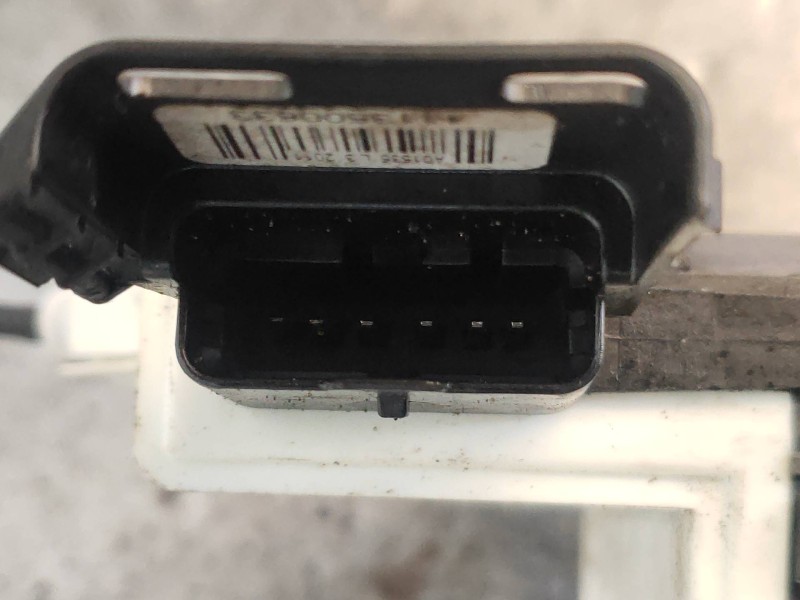 Recambio de motor cierre centralizado delantero derecho para citroen berlingo station wagon xtr plus referencia OEM IAM 828405  