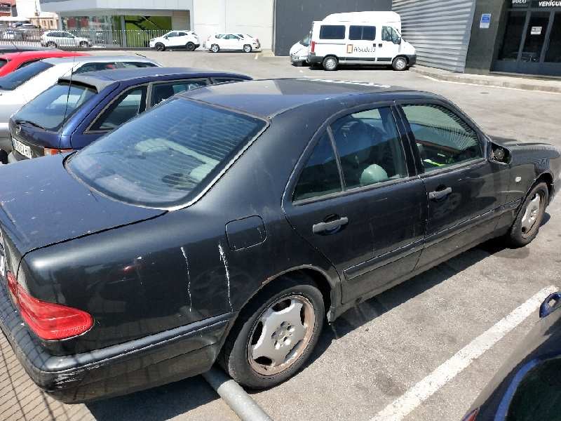 mercedes clase e (w210) berlina del año 1998