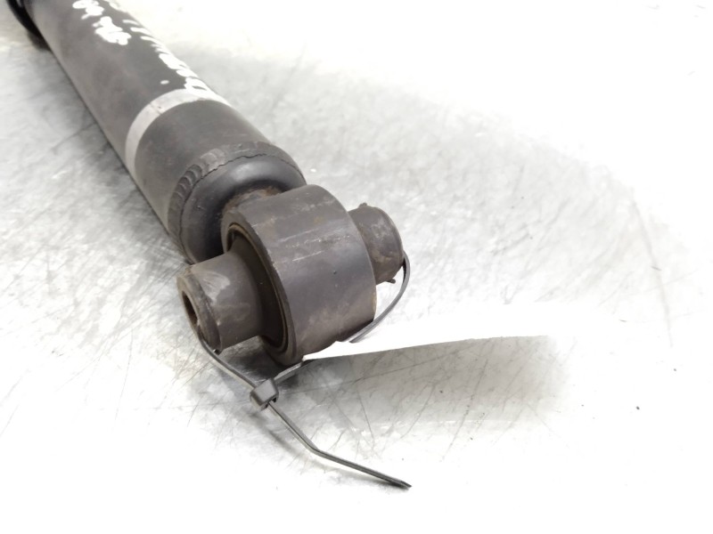 Recambio de amortiguador trasero para toyota prius (nhw30) referencia OEM IAM   