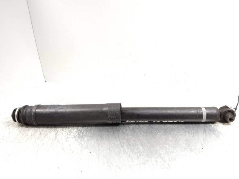 Recambio de amortiguador trasero para toyota prius (nhw30) referencia OEM IAM   