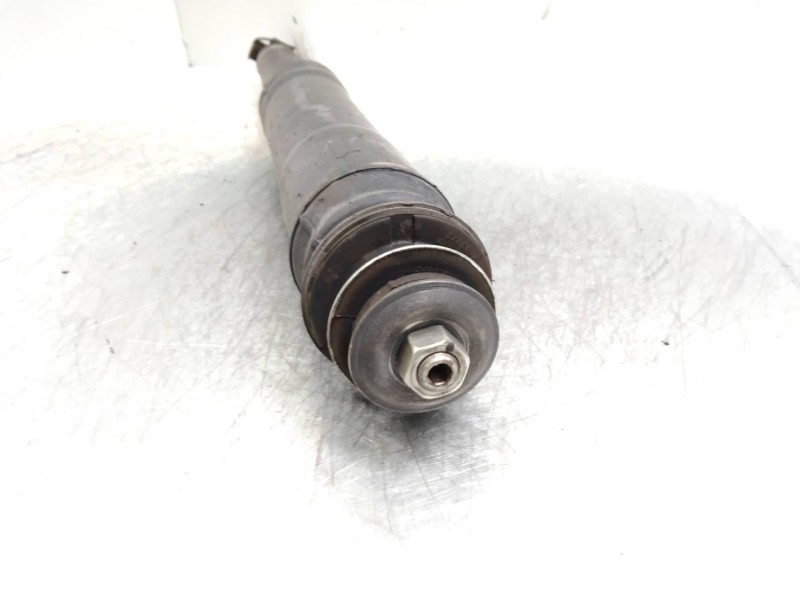 Recambio de amortiguador trasero para toyota prius (nhw30) referencia OEM IAM   