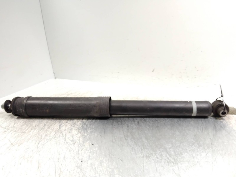 Recambio de amortiguador trasero para toyota prius (nhw30) referencia OEM IAM   