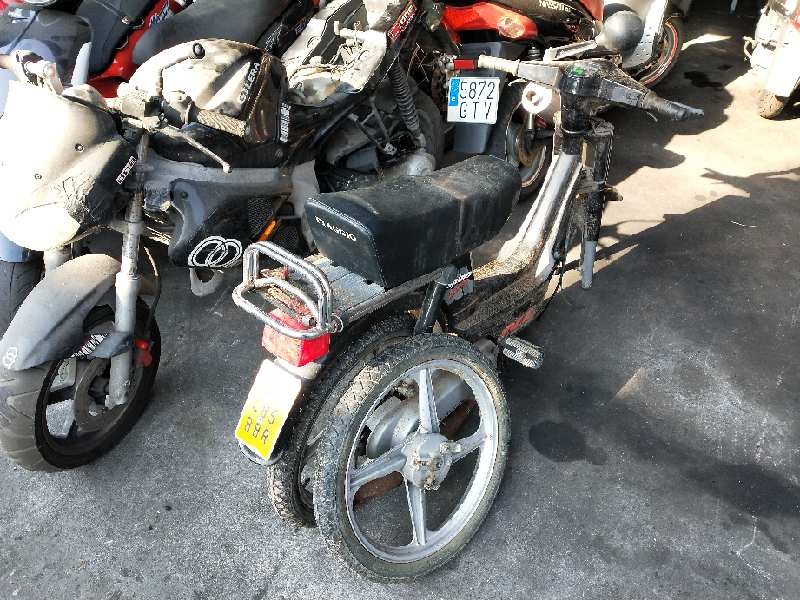 piaggio (vespa) vespino del año 1999