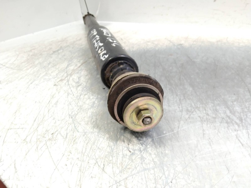 Recambio de amortiguador trasero para toyota yaris (ncp1/nlp1/scp1) 1.3 cat referencia OEM IAM   