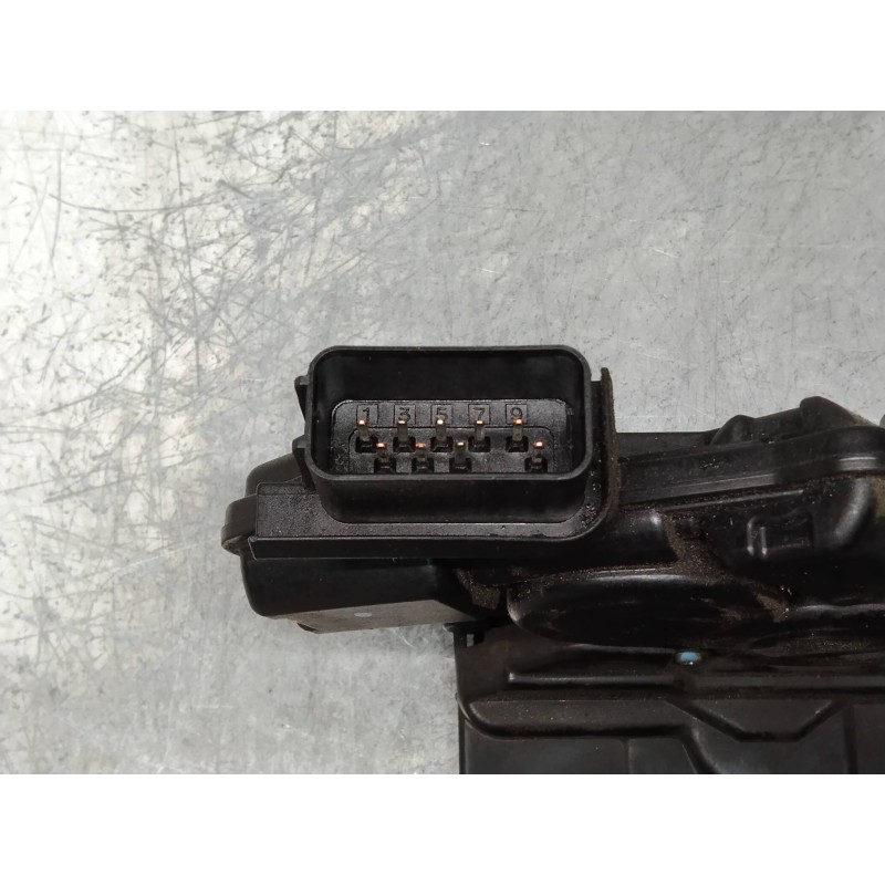 Recambio de motor cierre centralizado delantero izquierdo para mazda 5 berl. (cr) 2.0 crtd active+ (105kw) referencia OEM IAM   