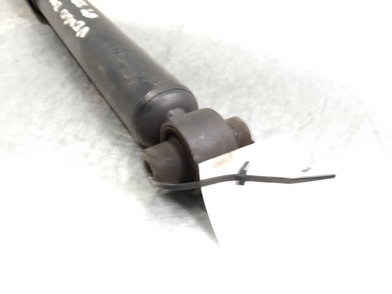 Recambio de amortiguador trasero para toyota verso active referencia OEM IAM   