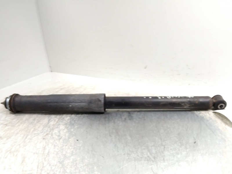 Recambio de amortiguador trasero para toyota yaris connect referencia OEM IAM   