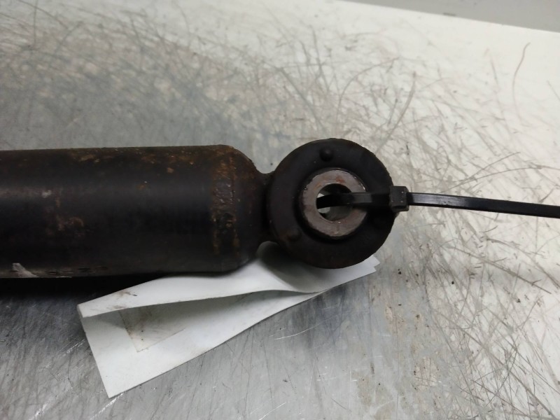 Recambio de amortiguador trasero para toyota yaris connect referencia OEM IAM   